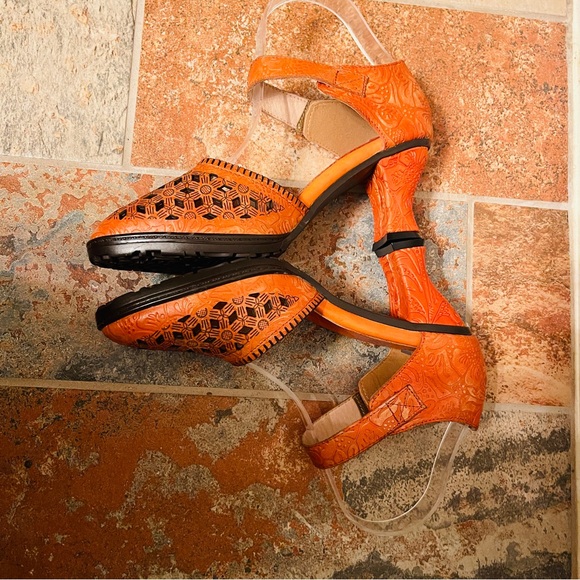 🍊NWOB!!Sassy Super Lady Star Orange Leather Embossed Cutout Heels! - Picture 10 of 14